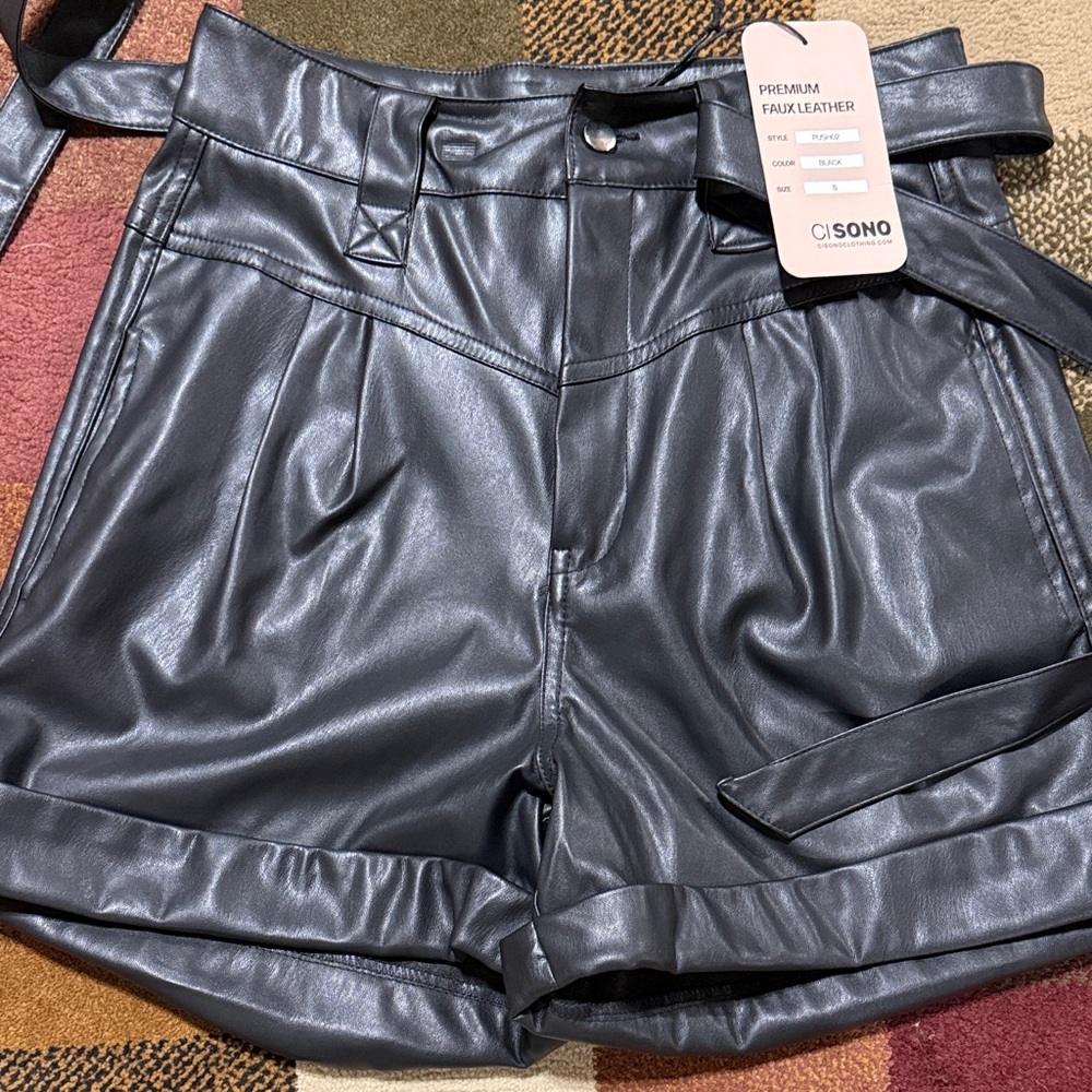 Ci Sono High Waist Pleated Faux Leather Shorts - Black - Picture 3 of 4